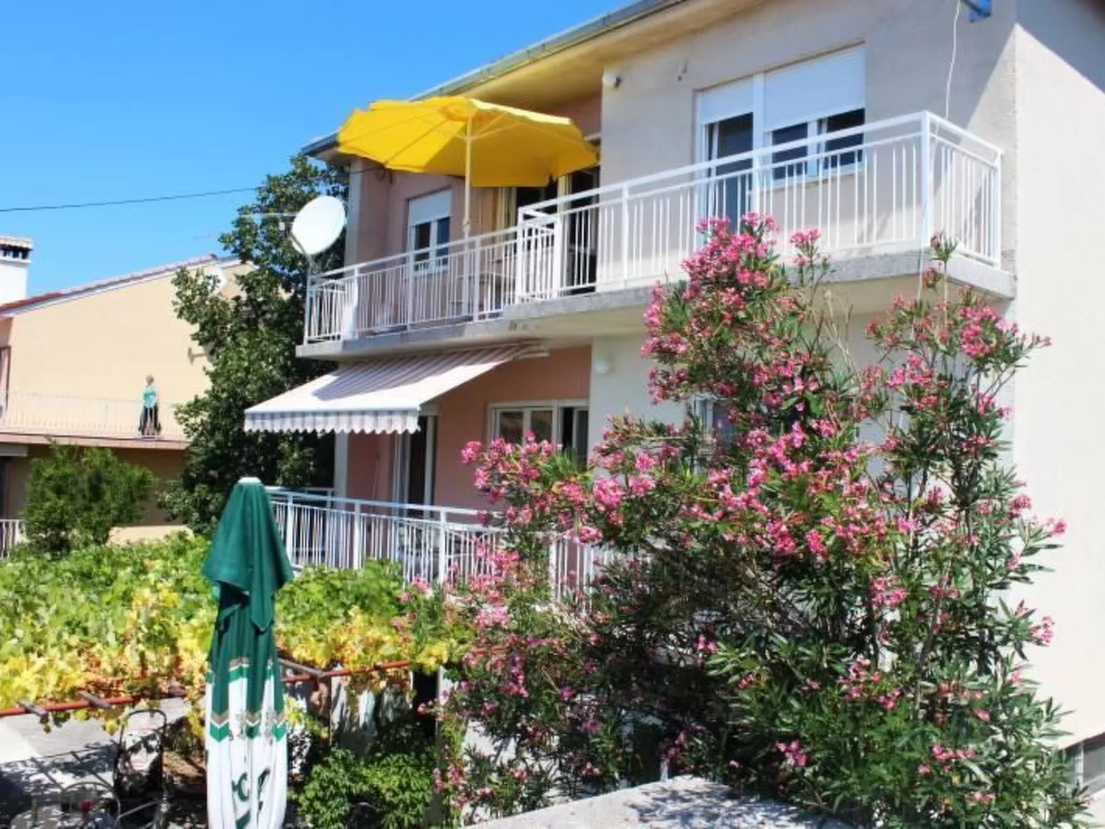 "Adriana" mit Blick auf das Wasser-Buiten