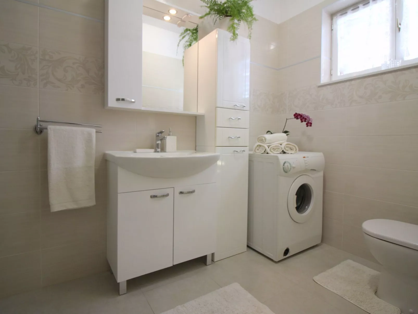 Gina-Image-tags.info