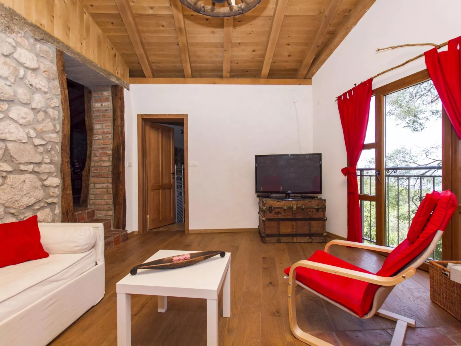 Geräumiges Ferienhaus in Brseč mit Privatem Pool-Binnen