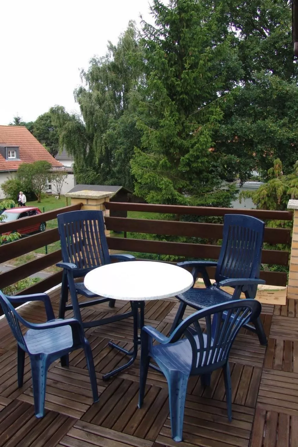 Uns Oellernhuus-Buiten