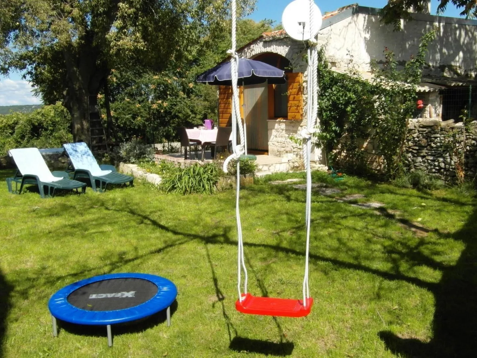 "Vickovi" mit Gemeinschaftspool-Buiten