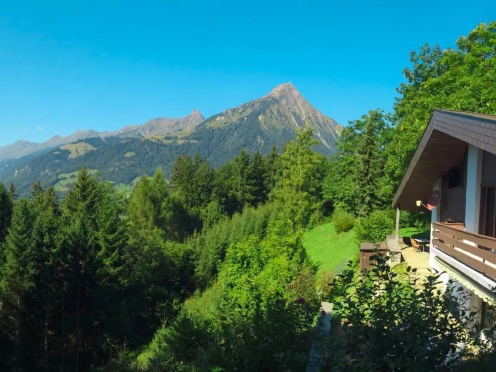 Chalet Halteweidli-Buiten