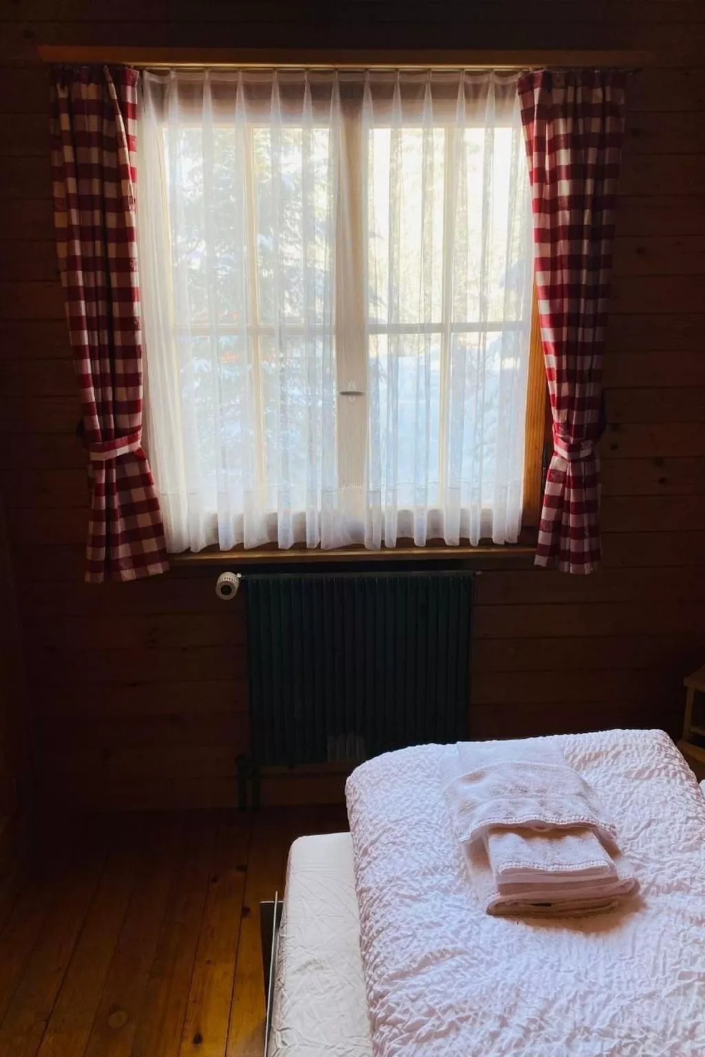 Chalet Bacchus (EG)-Image-tags.info