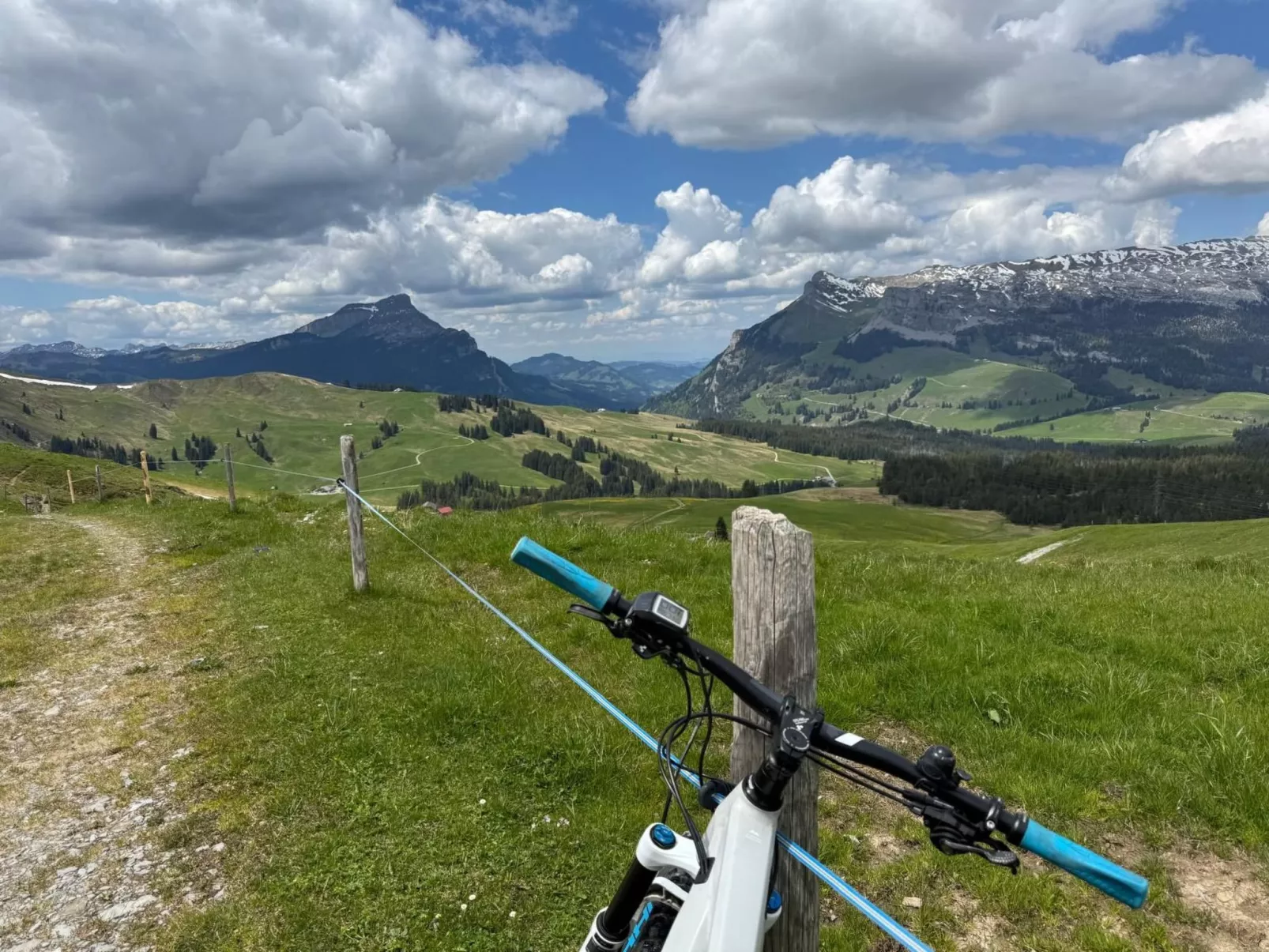 Moderne Ferienwohnung ROTHORN mit 2 Schlafzimmer-Buiten