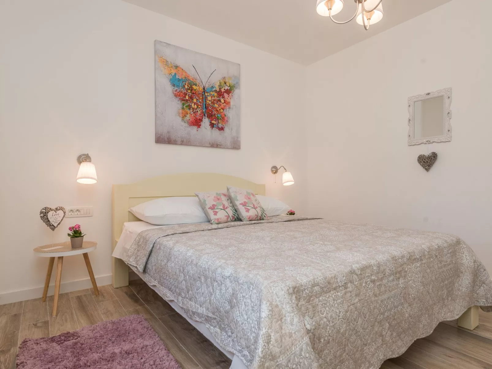 "Ivana" mit Blick auf das Wasser-Binnen