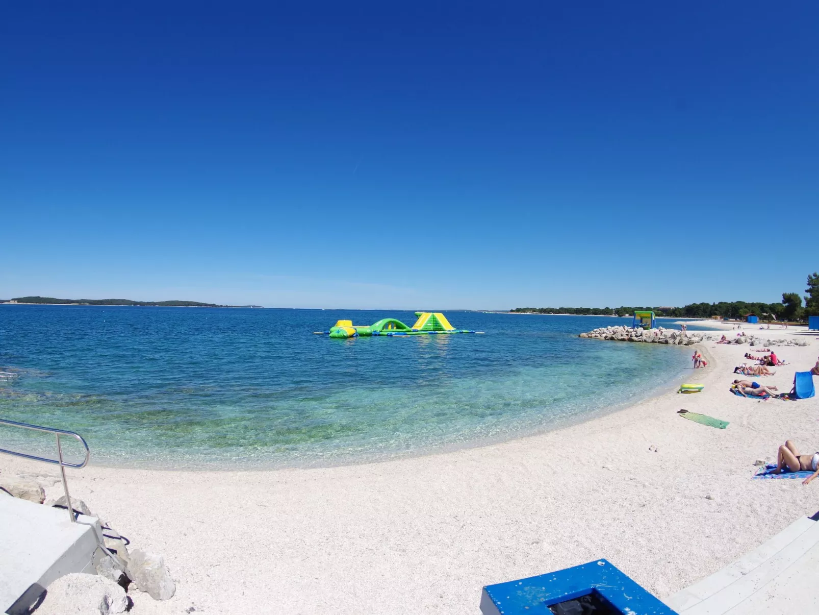 Studio-Apartment in Stinjan, 600 m vom Strand entfernt-Buiten