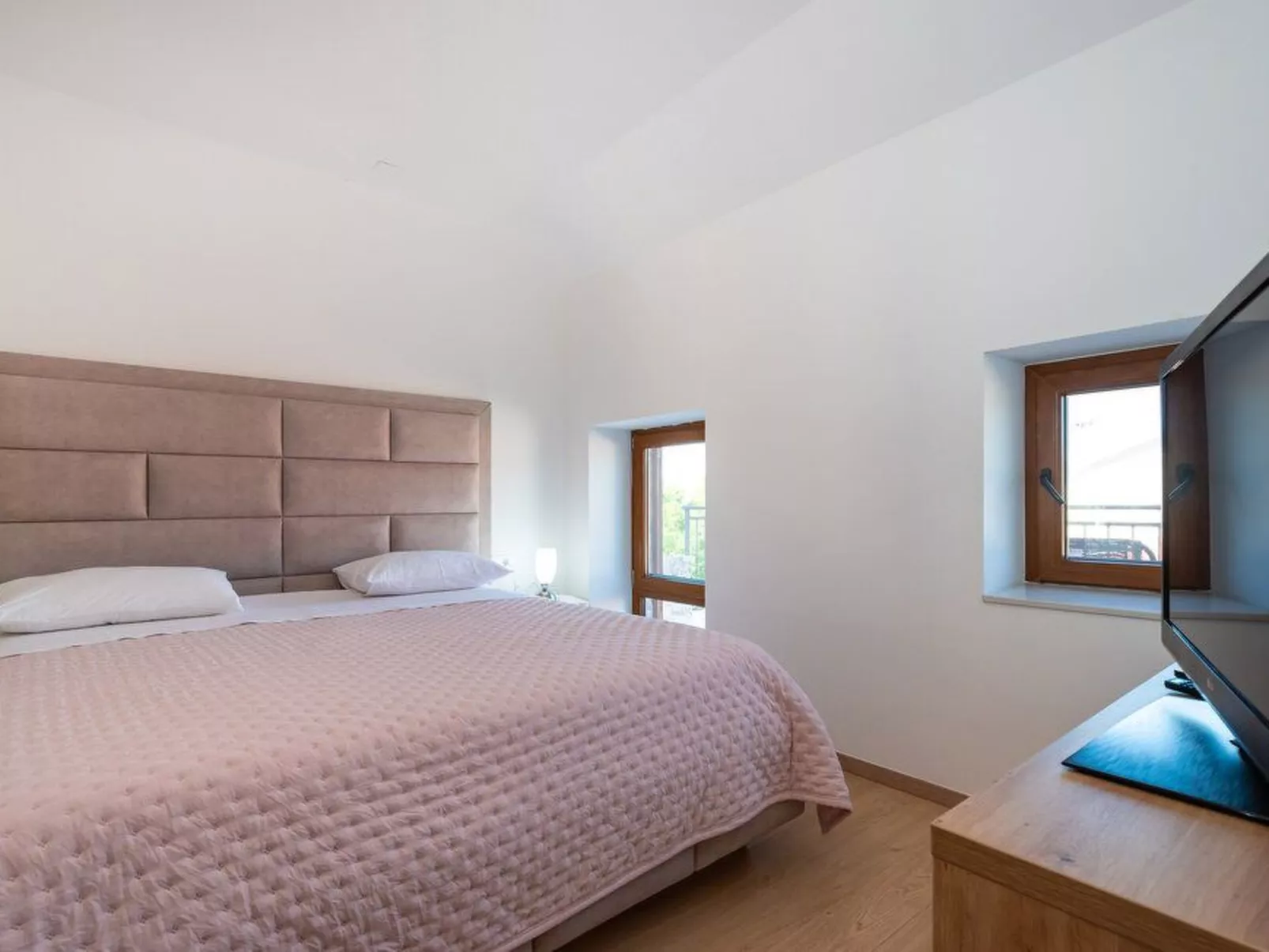 Mit Jacuzzi-TA Leut Agency-Binnen