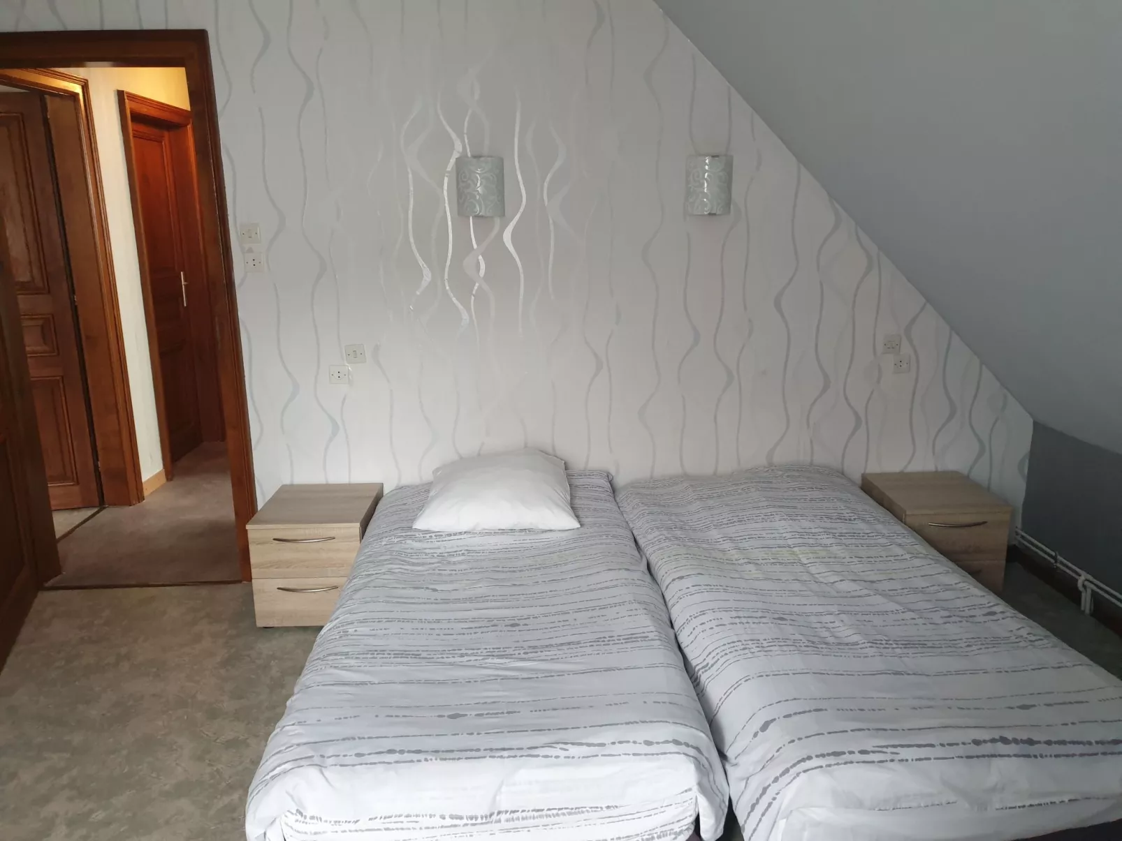 Mit Balkon, Garten und Talblick-Binnen