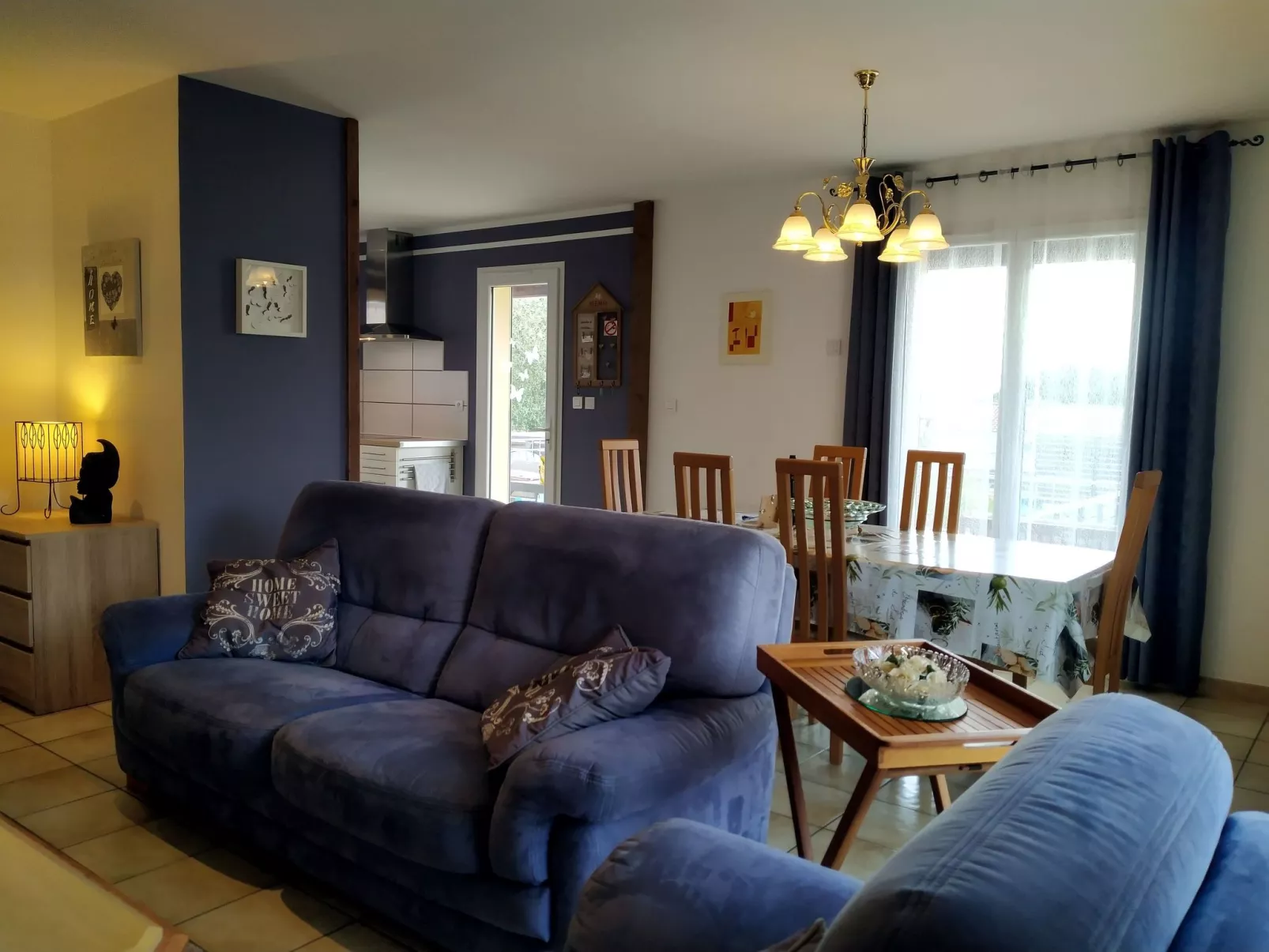 Inmitten der Weinberge Lucinkas-Binnen