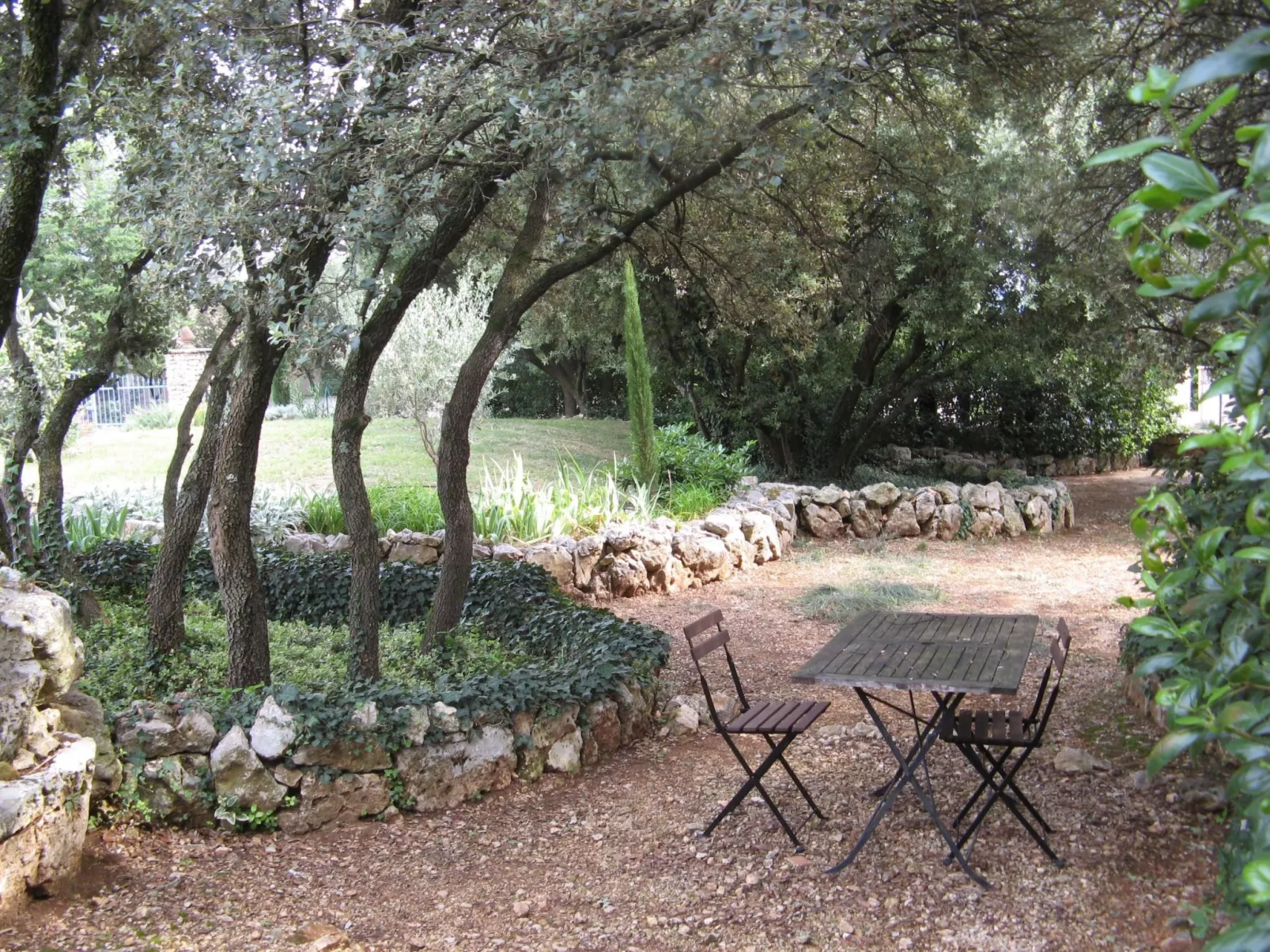 À l'abri du Mistral-Buiten