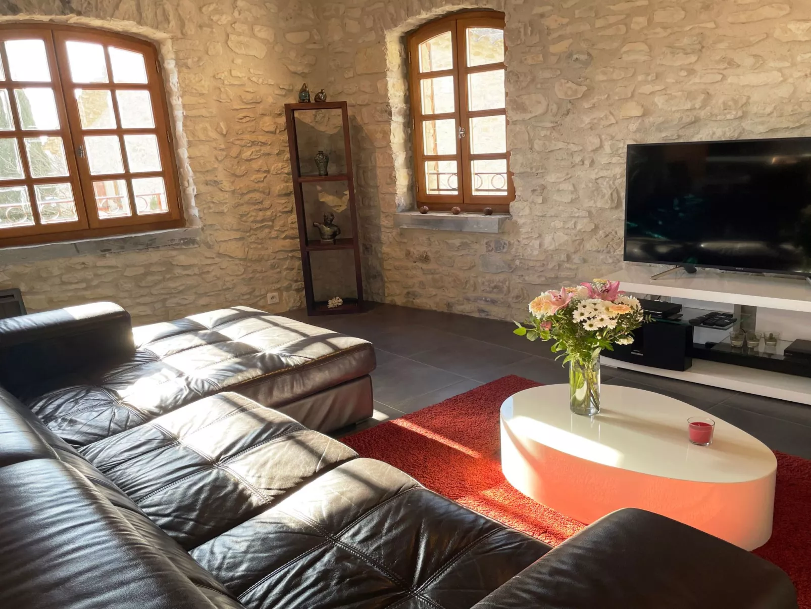 Domäne "Pavillon Timéo" mit Infinity-Pool-Binnen