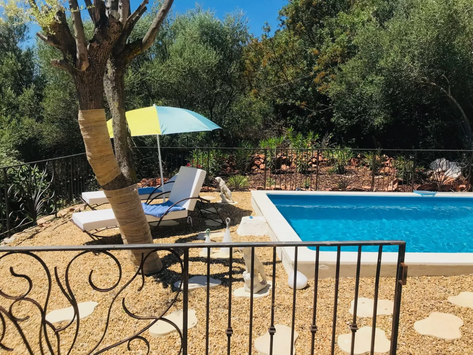 Villa "Les Alloes" - Buiten