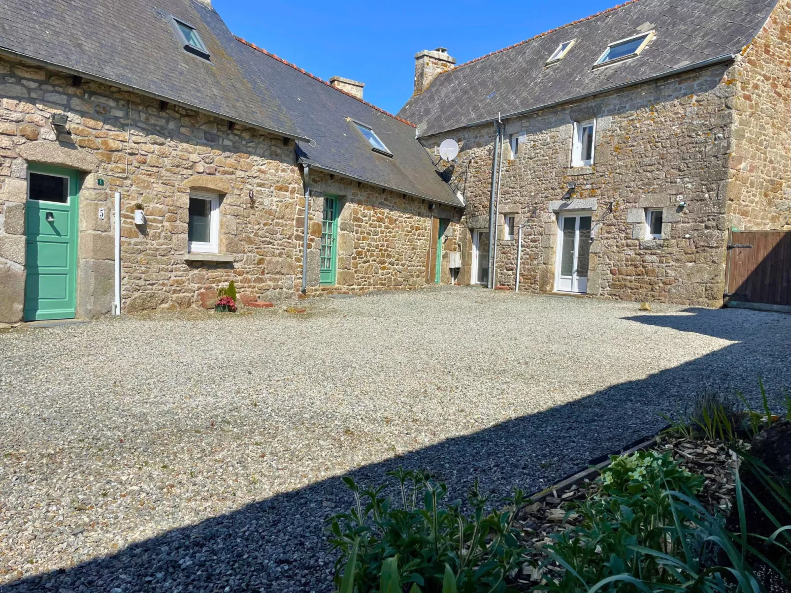 Les Gîtes de l'Etang Neuf (Die Unterkünfte von Etang Neuf)-Buiten