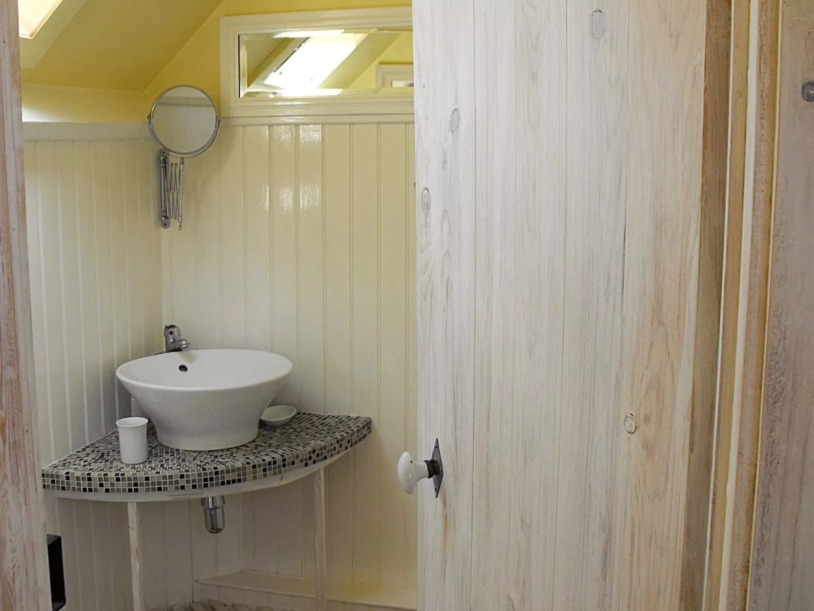 Kleiner Kokon mit seinem geheimen Garten-Binnen