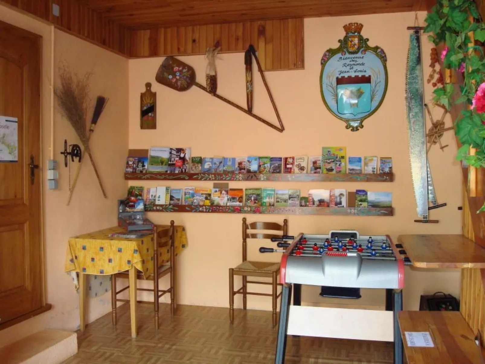 Das Gîte Fleuri mit einer herrlichen Aussicht-Binnen