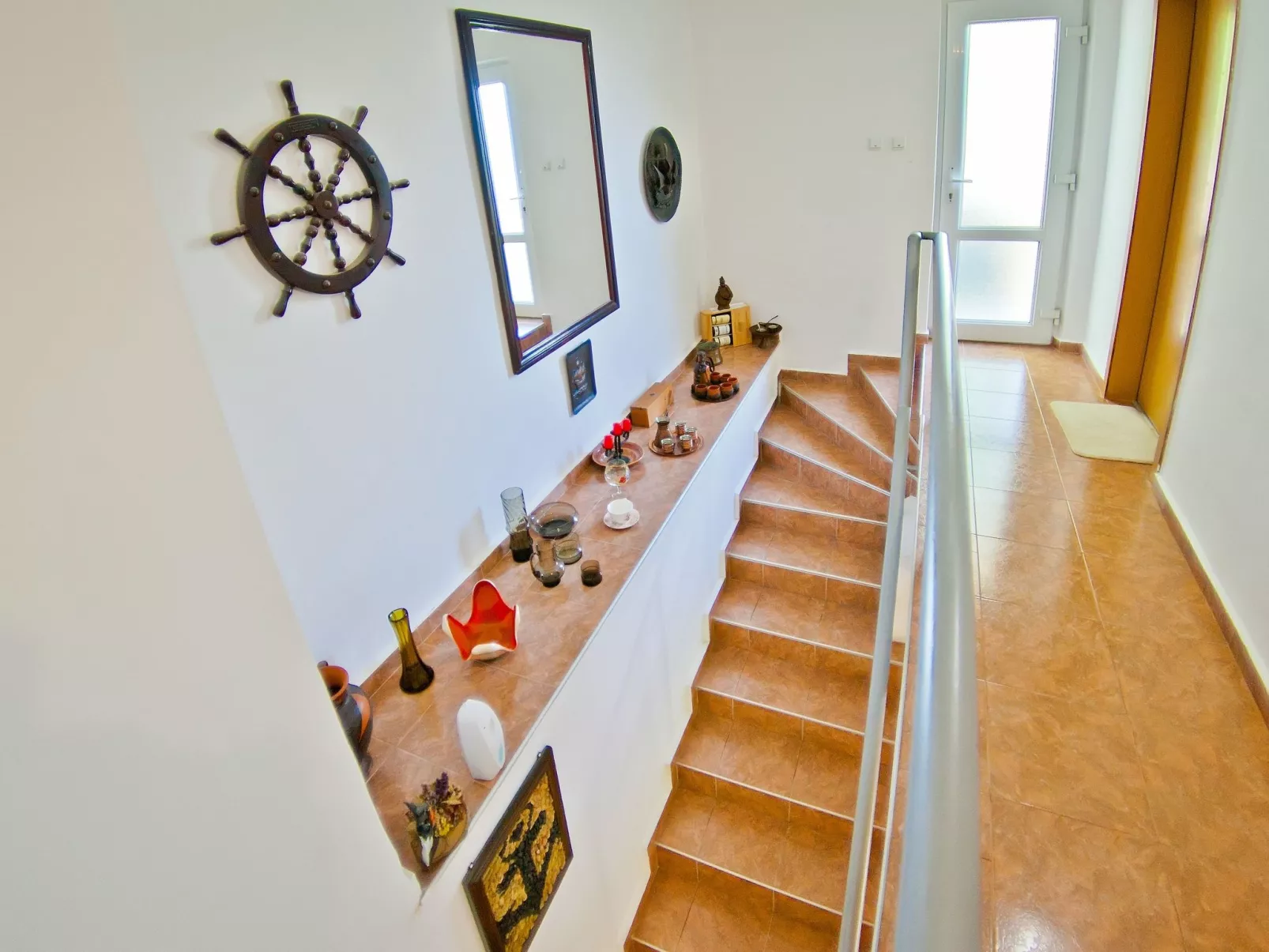 Mit Blick auf das Wasser-Binnen