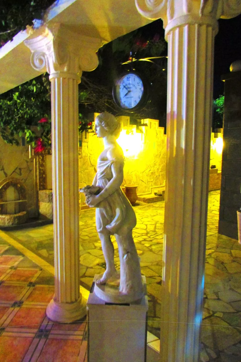 Castellino-Studios-Buiten