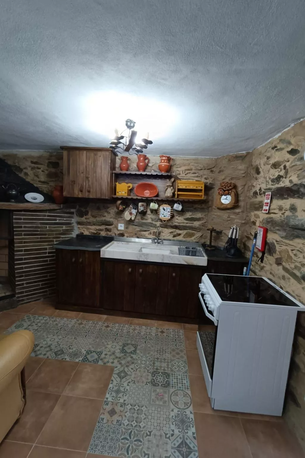 Eine Zuflucht in den Bergen-Binnen