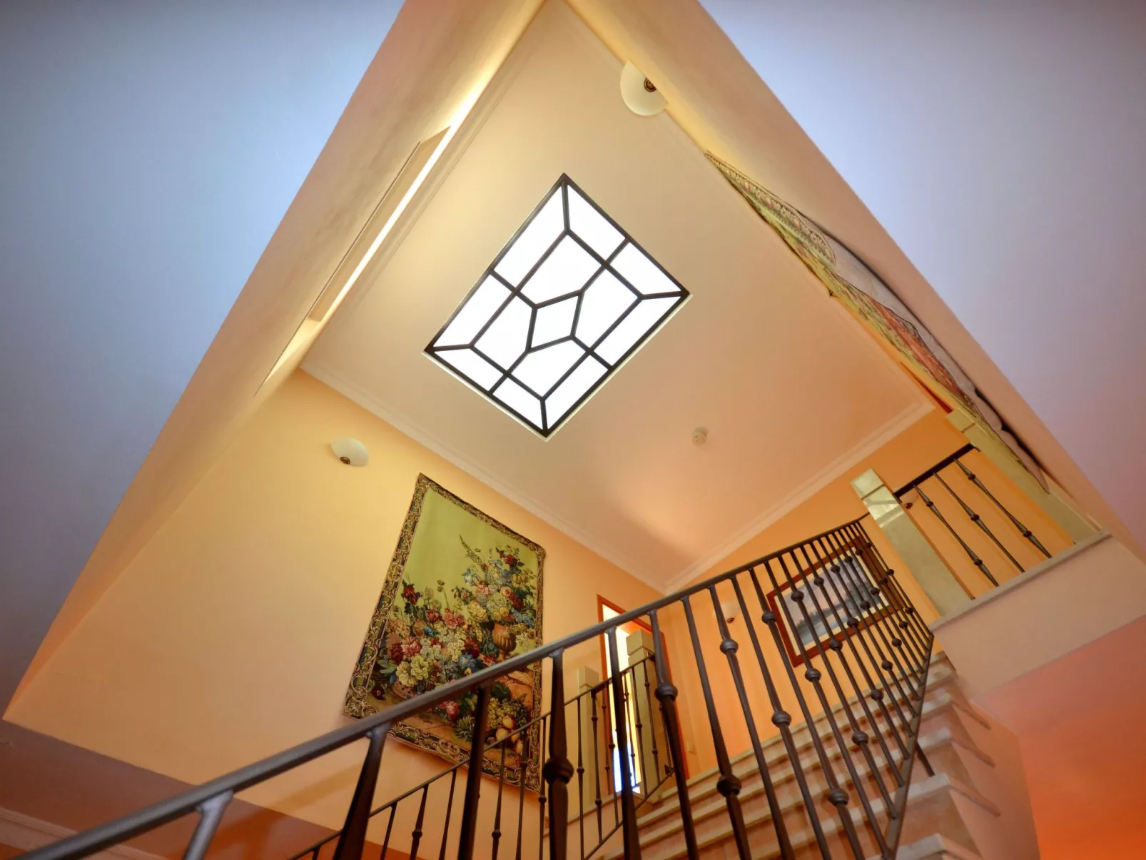 Luxuriöse Privatvilla mit Infinity-Pool-Image-tags.info