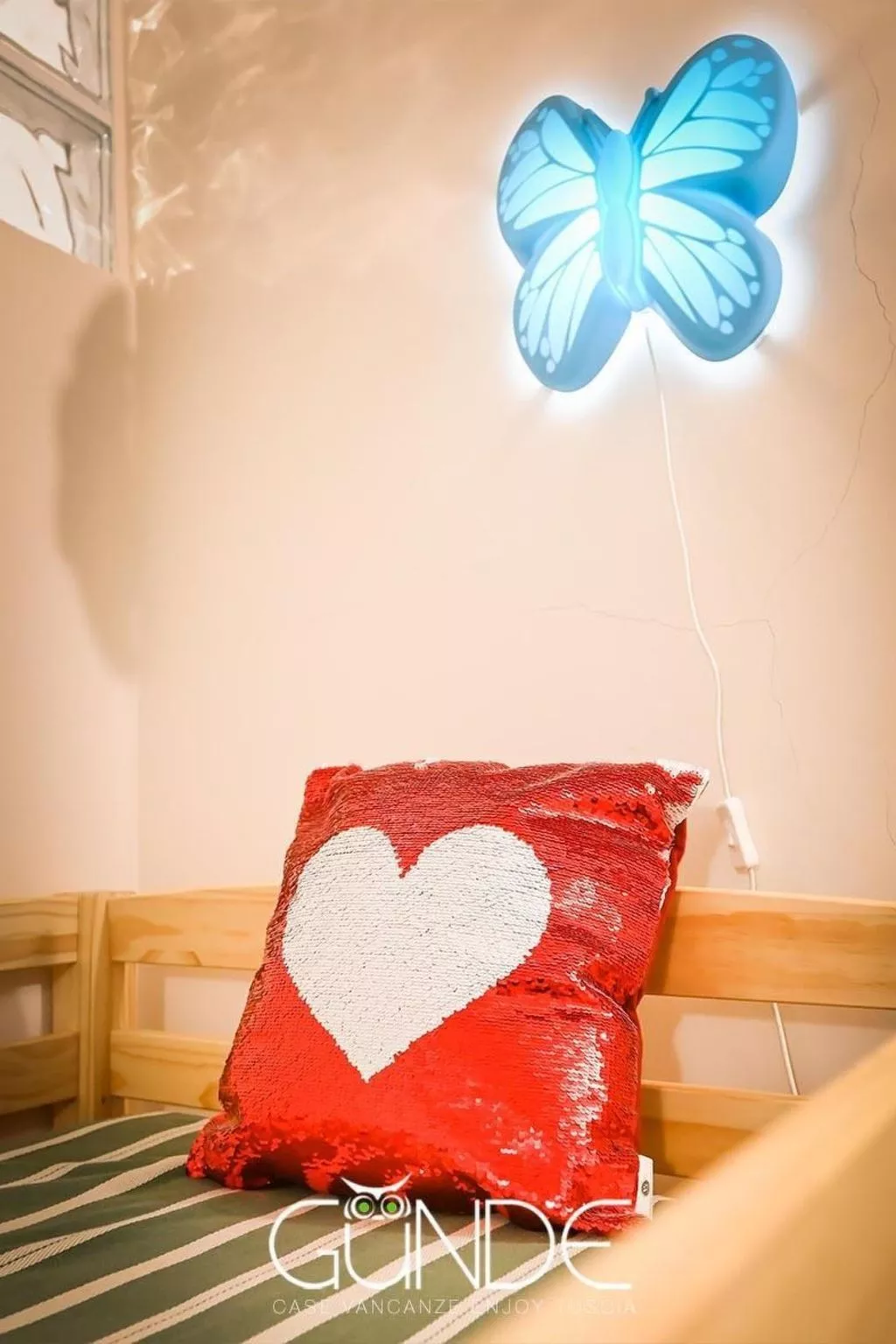 Verne's Haus - La Casa di Verne-Image-tags.info