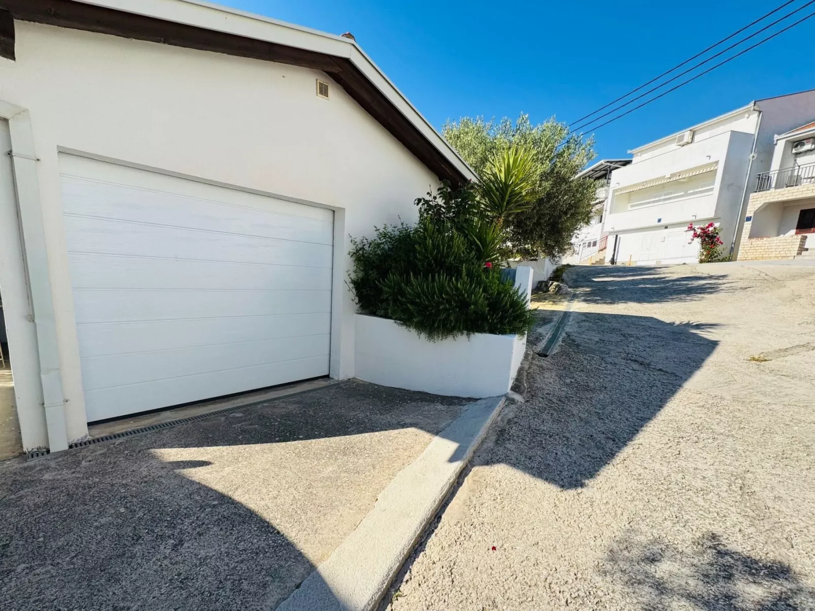 Angenehme Wohnung in Komarna mit privatem Parkplatz-Buiten