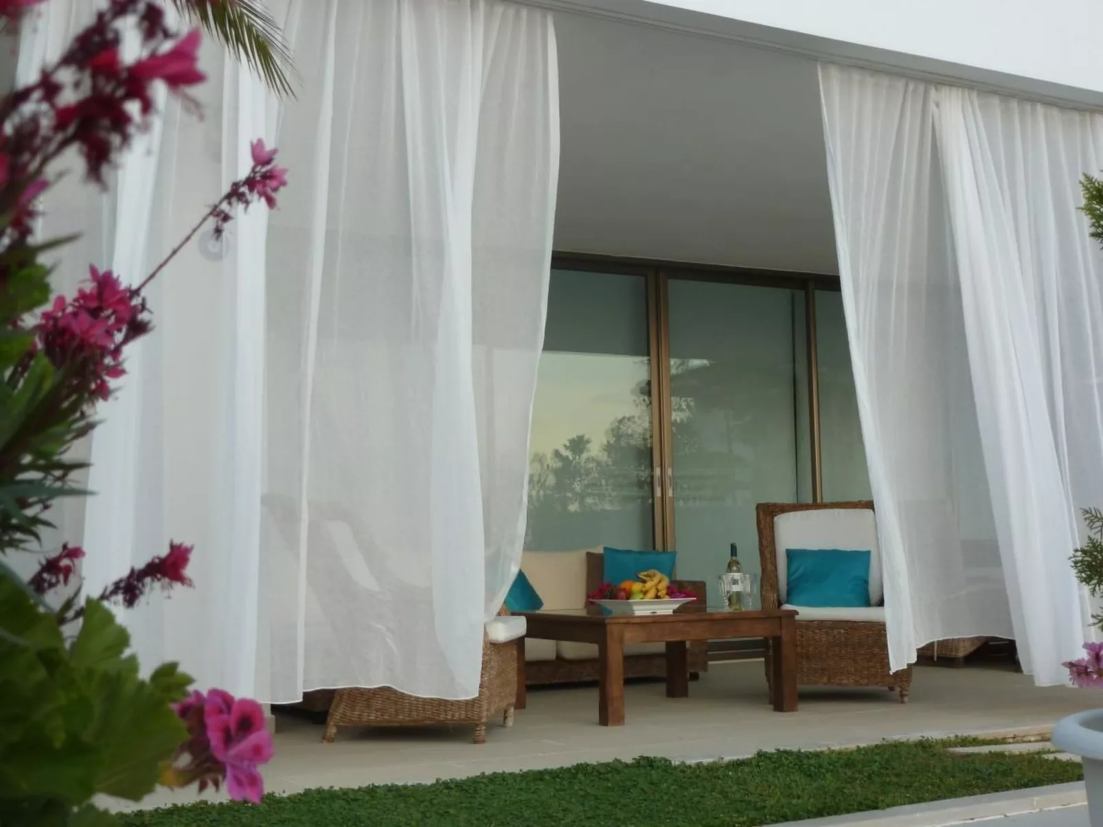 Ferienvilla mit Blick auf das Wasser-Buiten