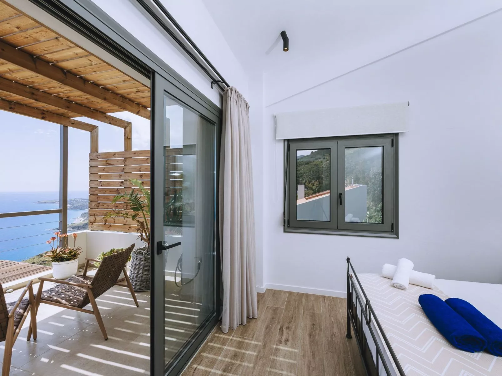 Villa Spiros ist eine renovierte Vermietung voll - Binnen