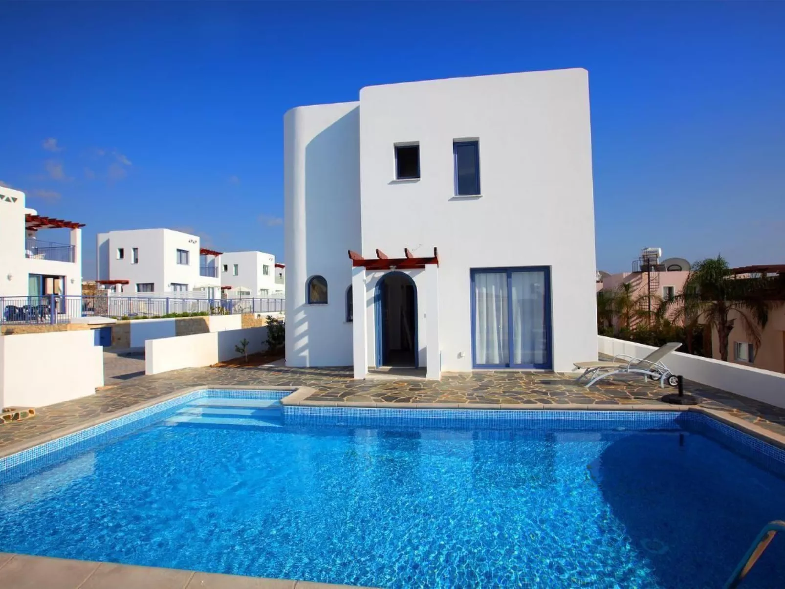 Mit Garten, Grill und Terrasse-Buiten