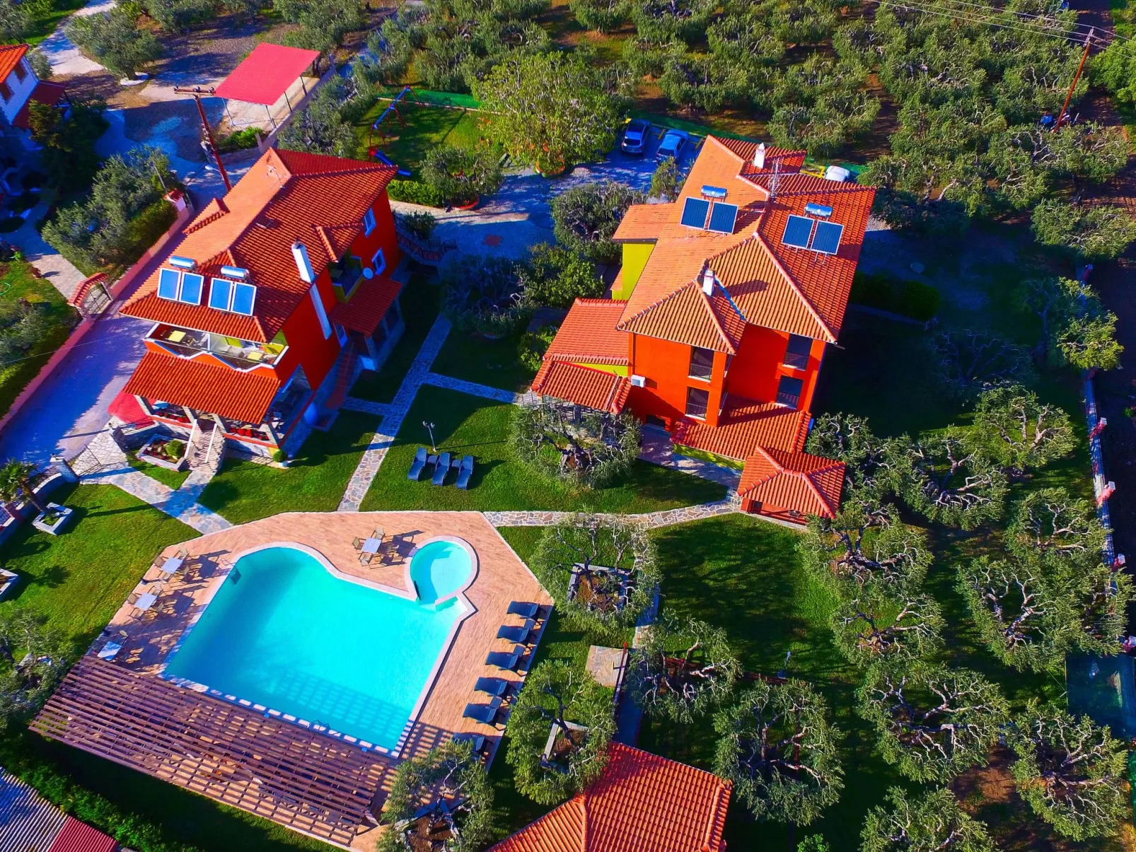 Elegantes Apartment im Erdgeschoss mit Gartenblick-Buiten