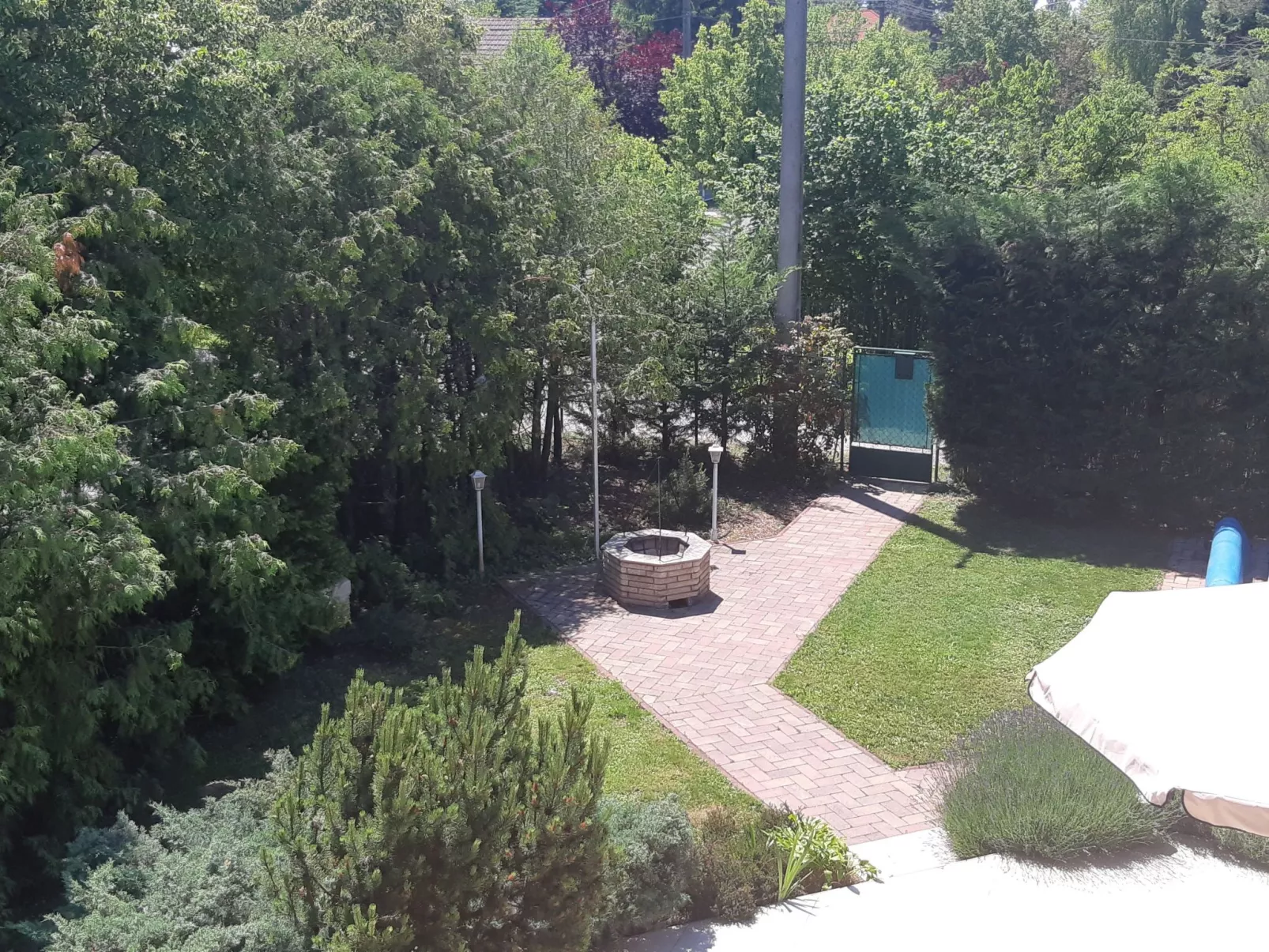 Mit gemeinschaftlichem Pool-Buiten