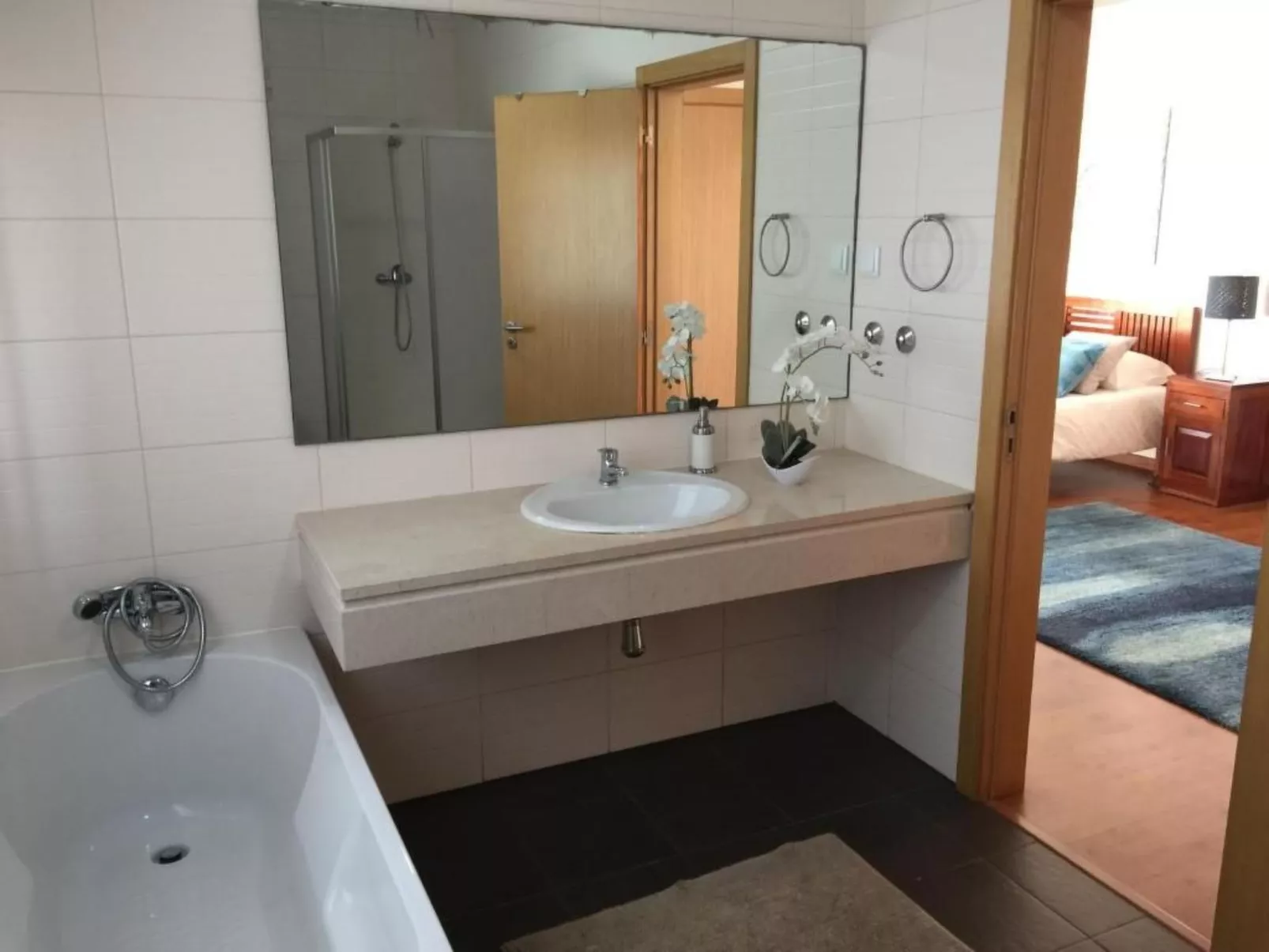 Lagoon Pearl Modernes Haus mit privatem Pool 2-Image-tags.info