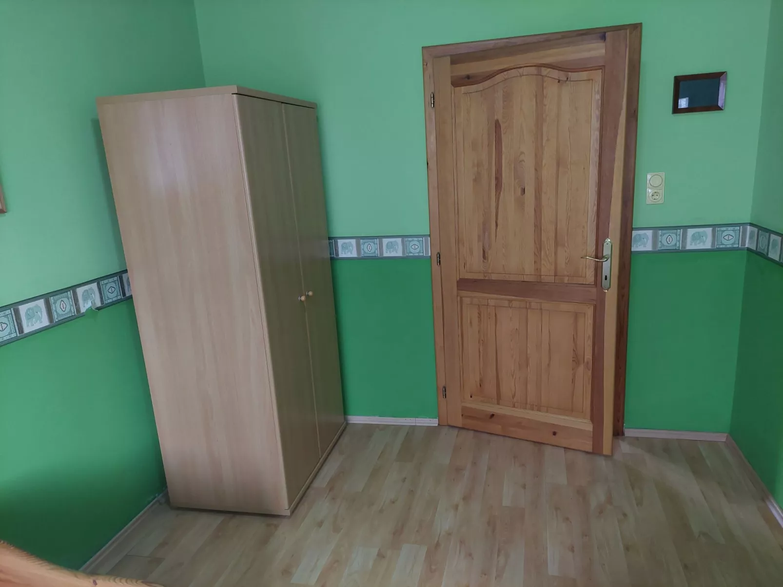 Schönes Ferienhaus mit Pool in ruhiger Lage-Binnen