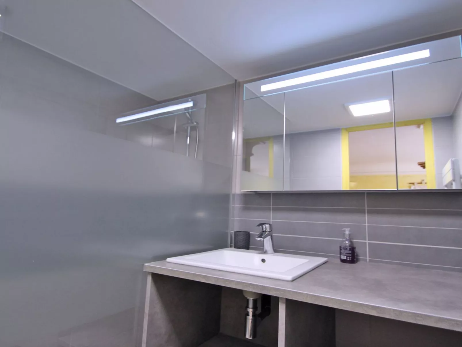 Wohnung mit Klimaanlage und Wifi-Binnen