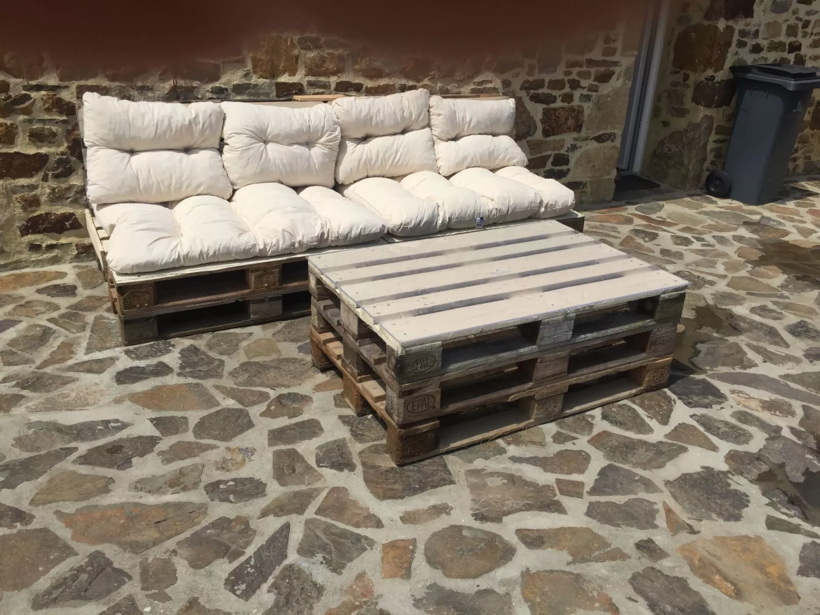 Schönes Ferienhaus in Saint Maurice en Cotentin-Buiten