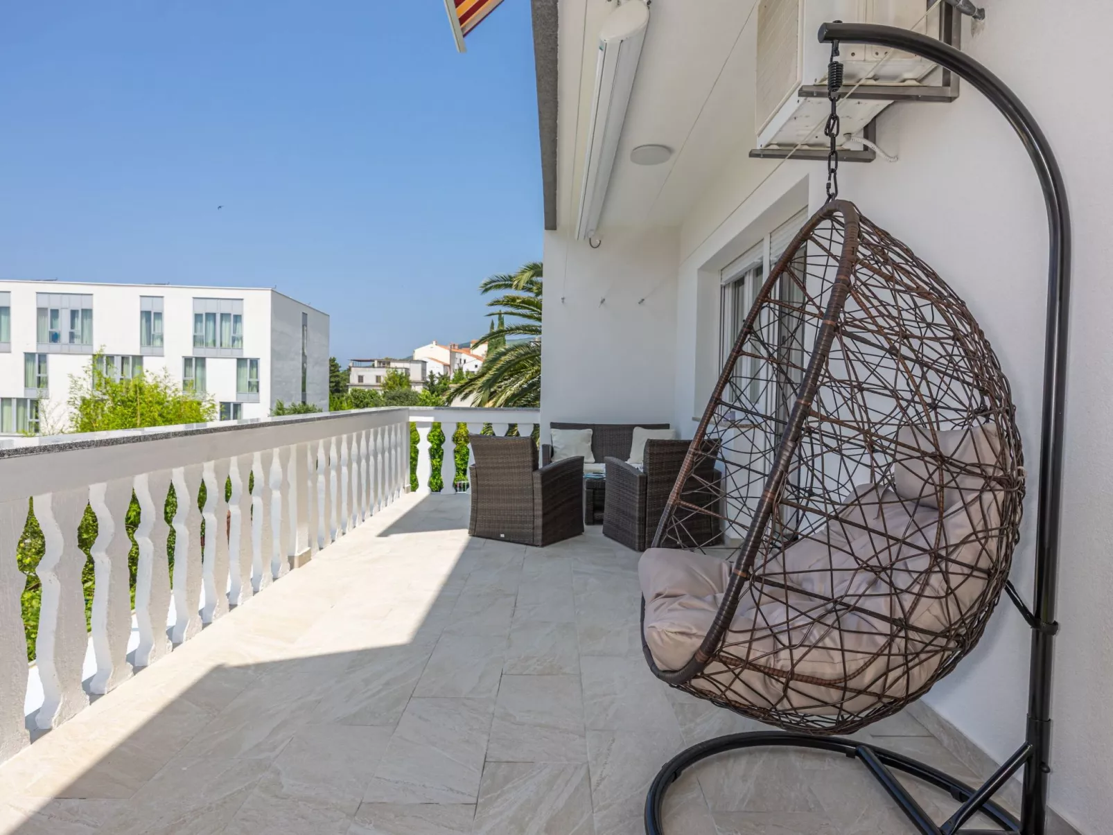 "Luxuswohnung"-Binnen