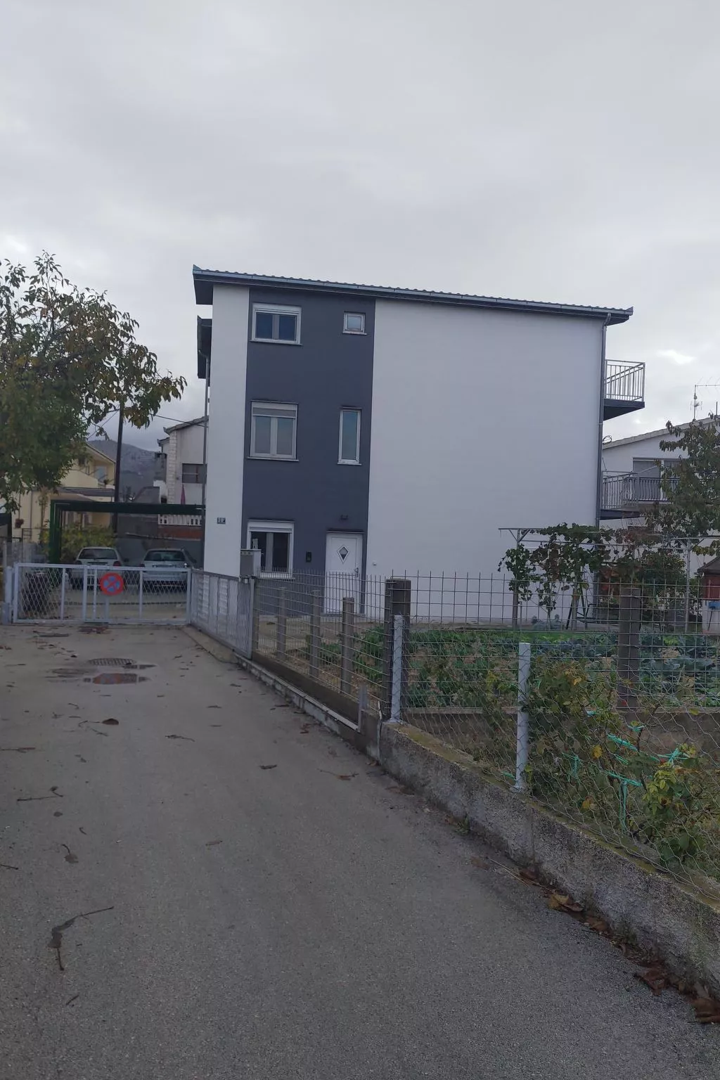 Apartment mit Terrasse-Buiten