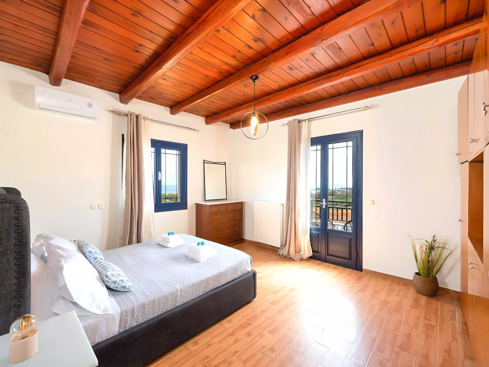 Grey Grand Villa Privater Pool-Image-tags.info