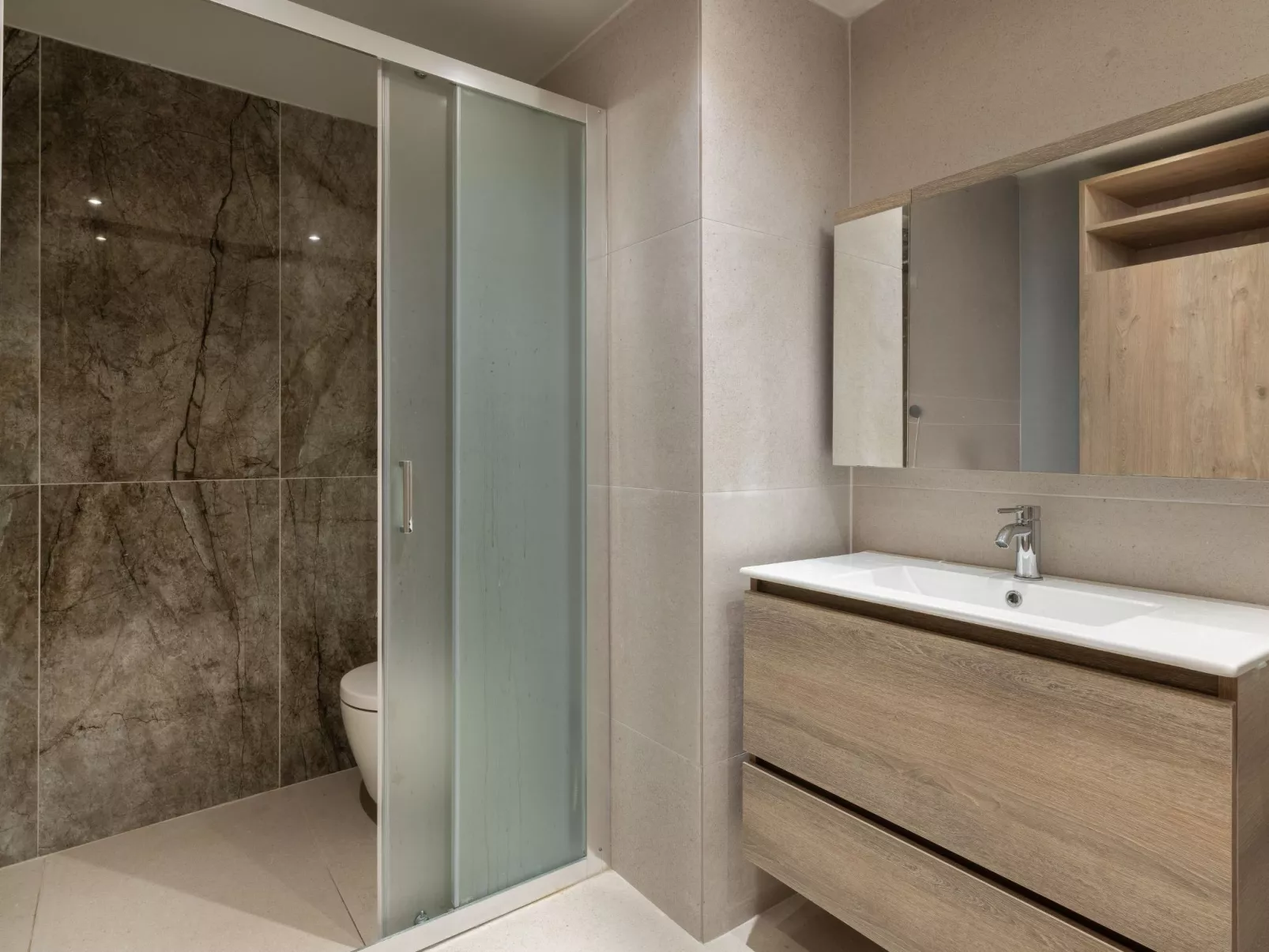 Trapezia Luxury Living -Türkis-Binnen