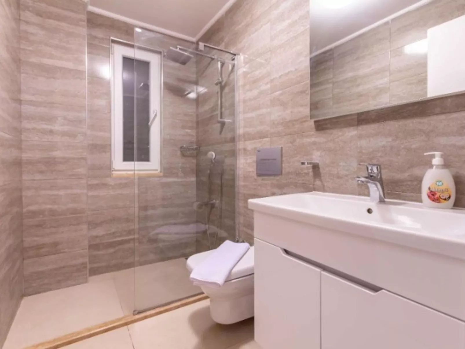 Moderne Villa mit tollem Ausblick-Binnen