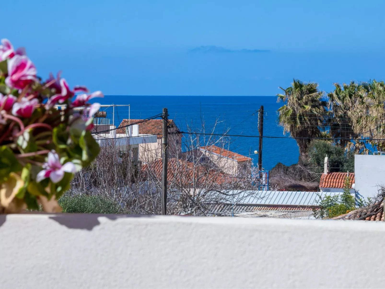 Haus in Agia Marina mit Außenpool-Buiten