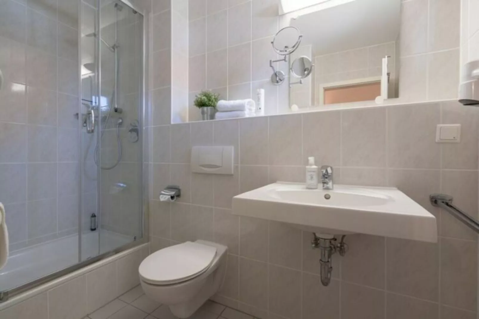 379123-Badkamer