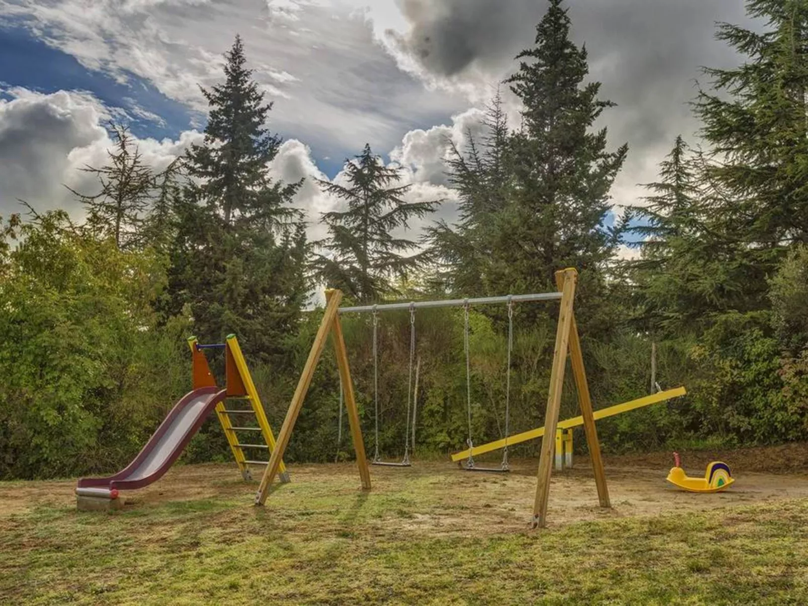 Michele Leccino' Wohnung mit Schwimmbad-Buiten
