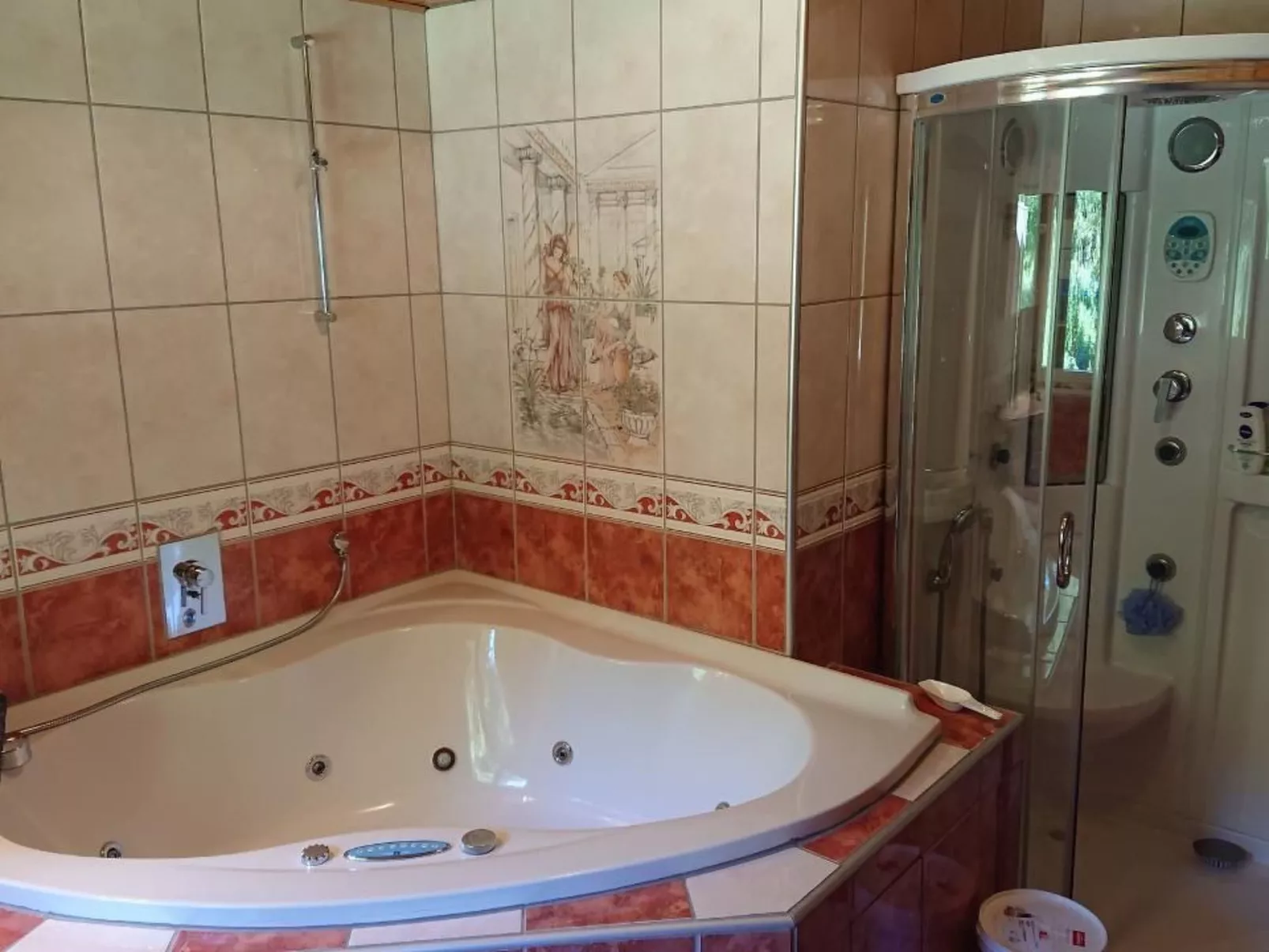 Alpen-Paradies-Binnen