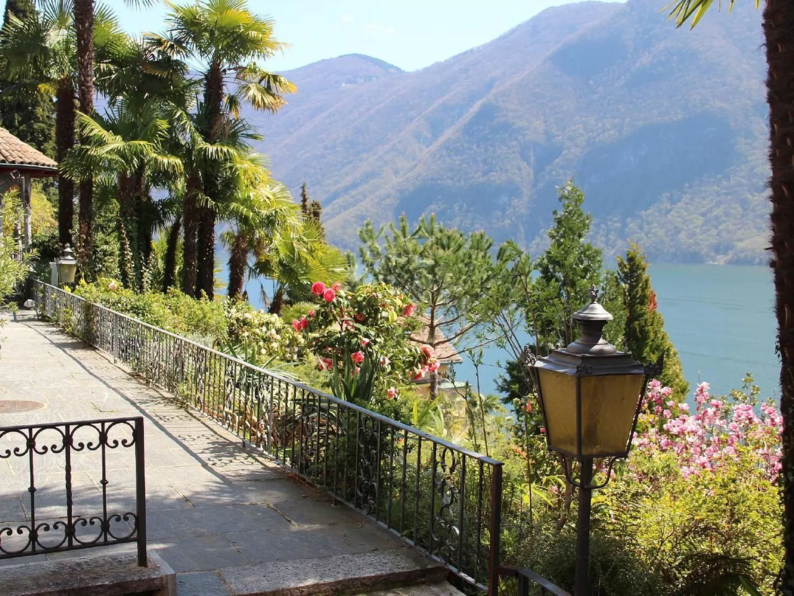 Garten-Wohnung-Buiten