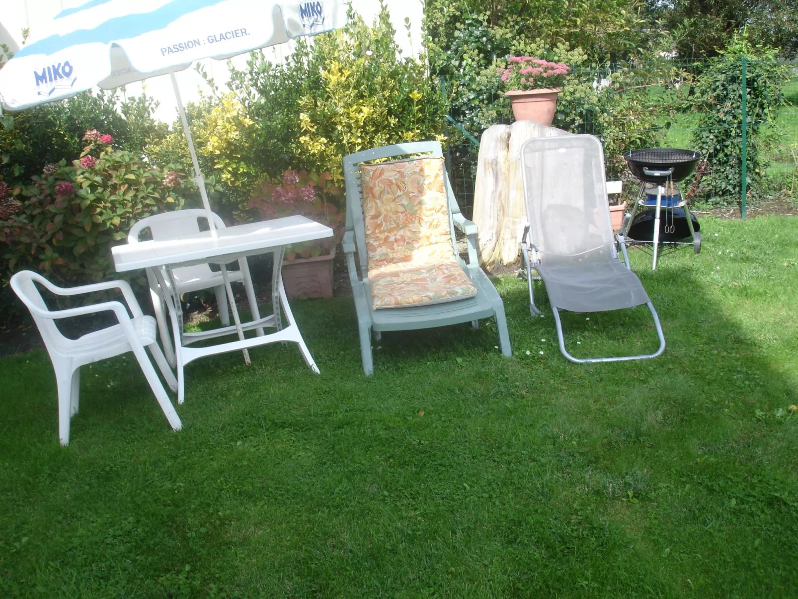 "Pavillon" mit eigenem Parkplatz-Buiten