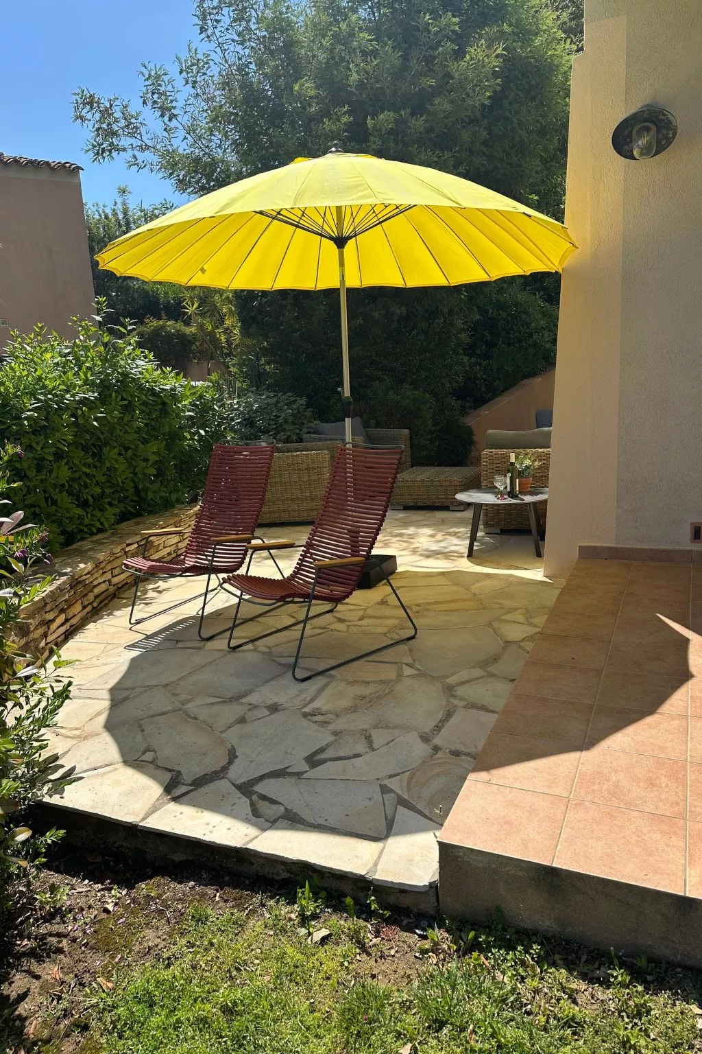 Mit Garten, Grill und Terrasse-Buiten