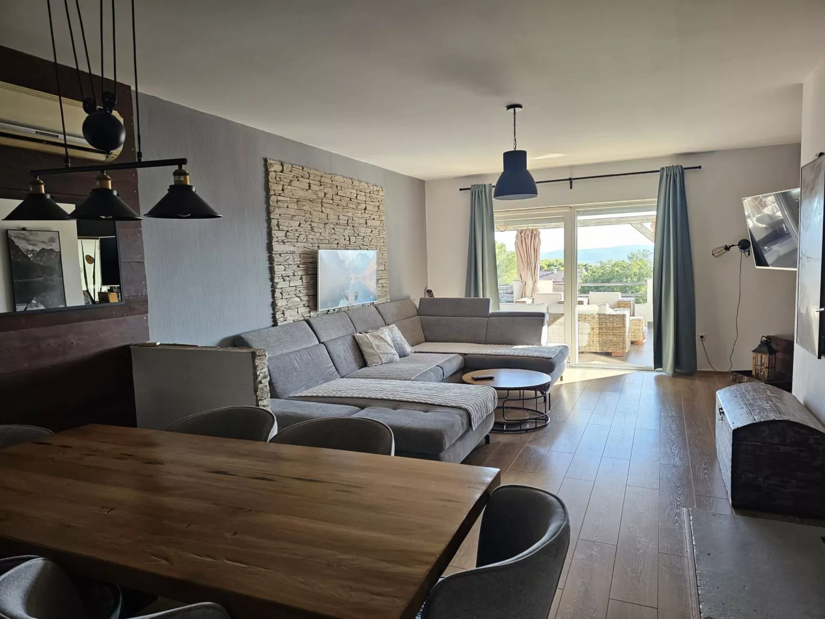 Mit Blick auf das Wasser-Binnen