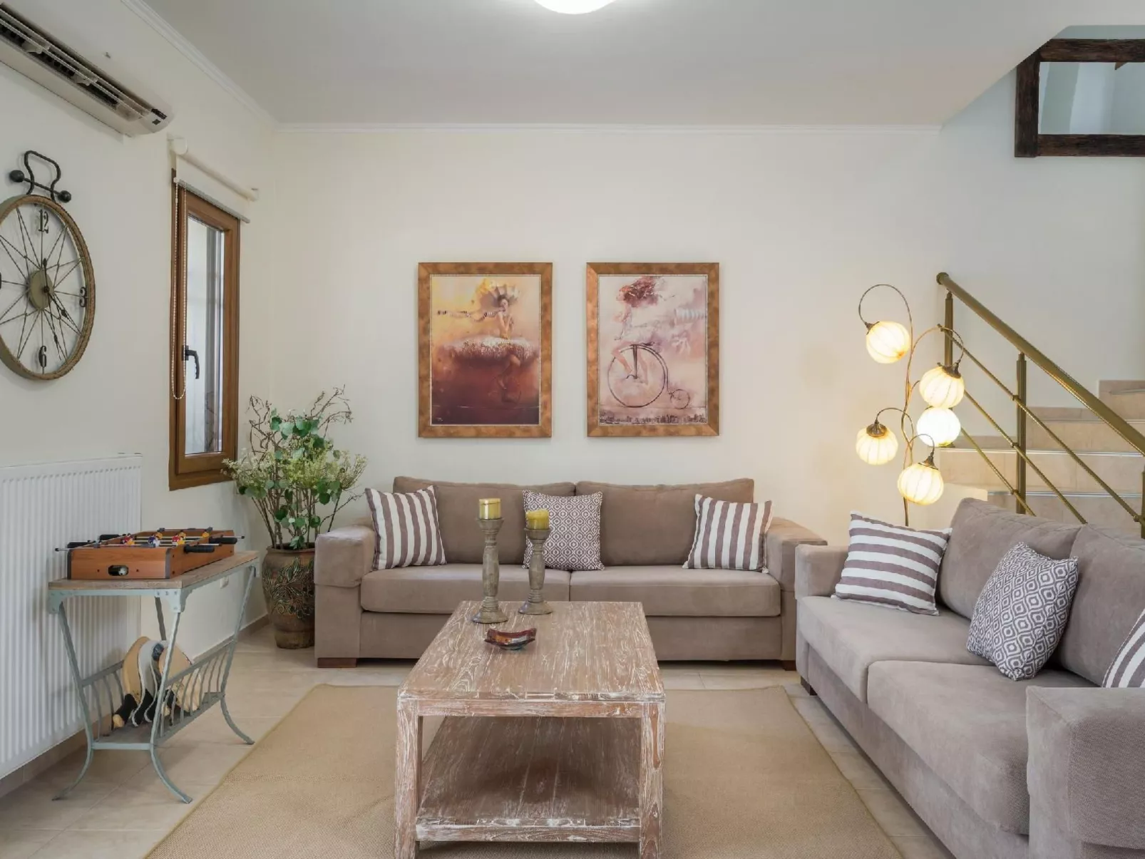 Villa mit Seeblick und Pool in der Nähe von Restaurants-Image-tags.info