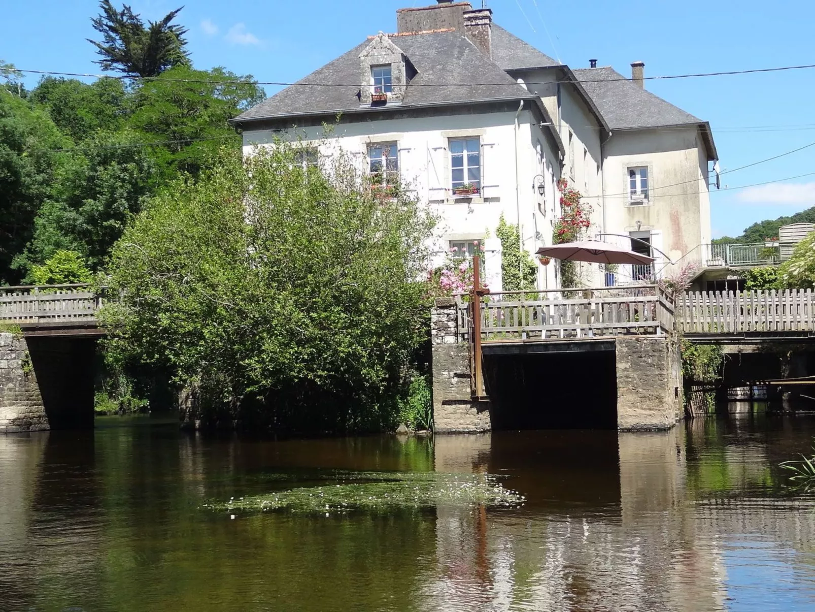 Apartment mit privater Terrasse am Fluss-Buiten