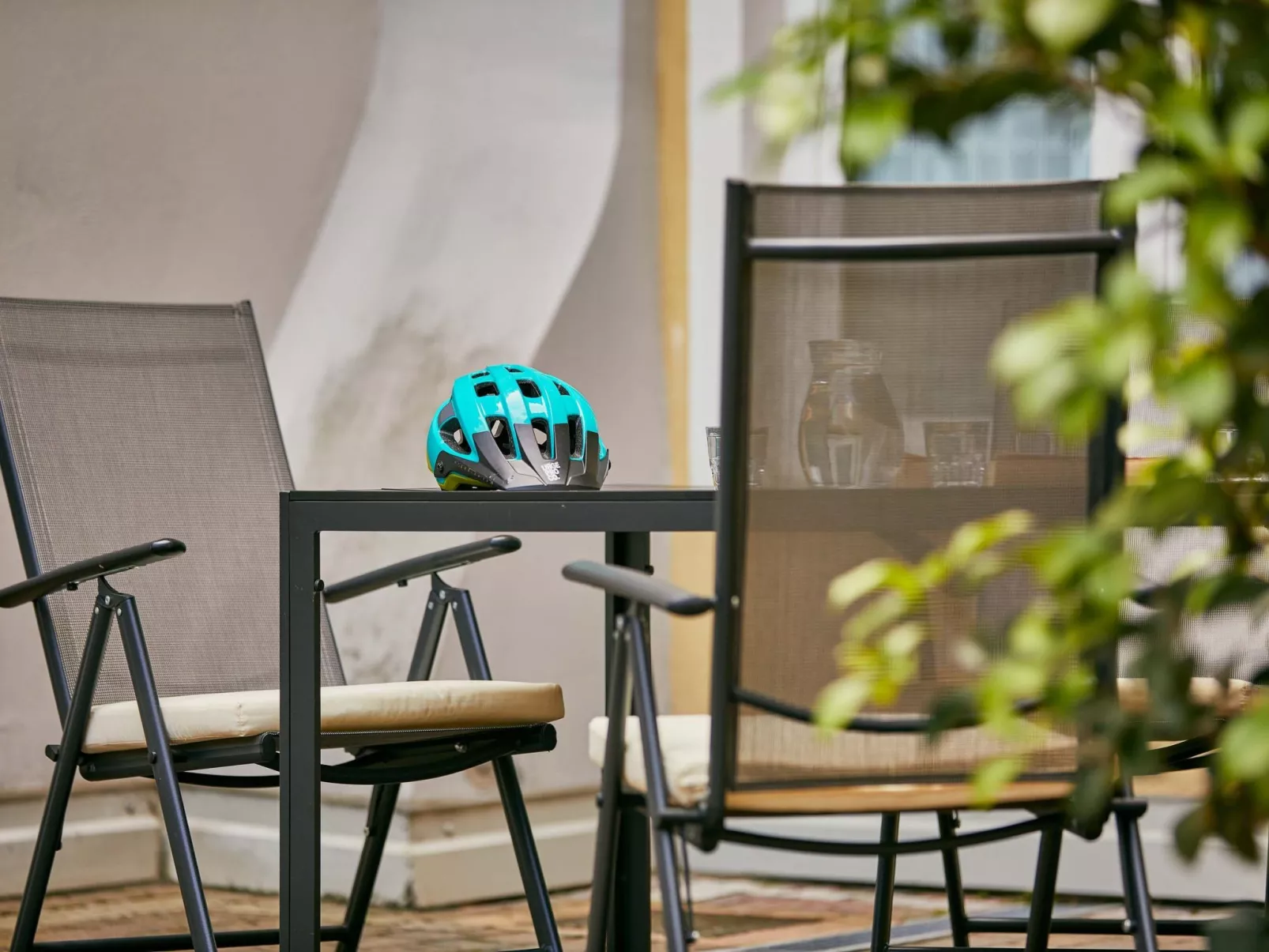 Schönes Dachgeschosszimmer mit großem Balkon BV5-Image-tags.info